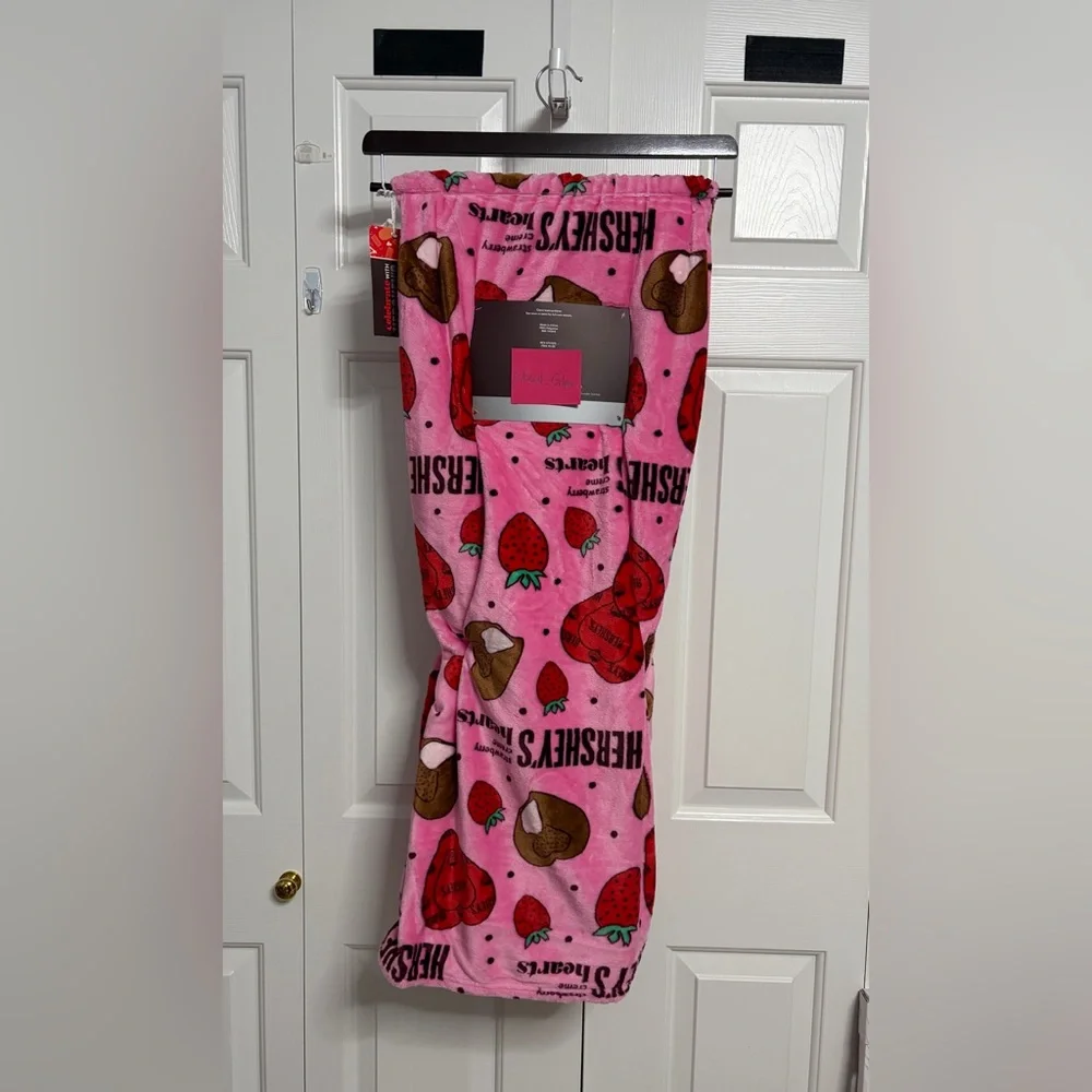 Hershey's Pink Strawberry Creme Hearts Fleece Throw Blanket